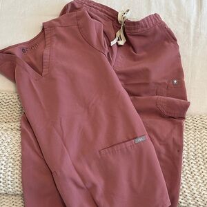 Figs Dusty Rose Scrub Ensemble